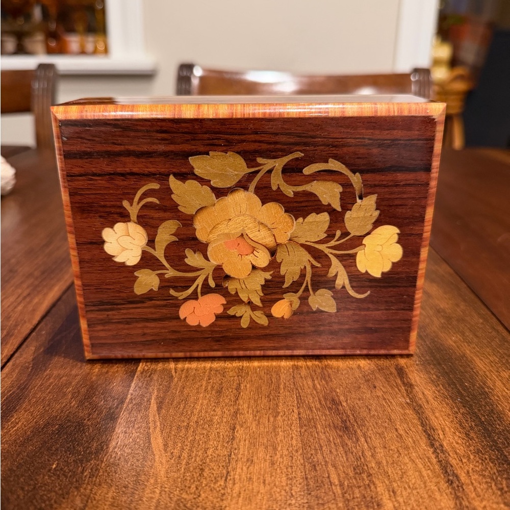 VTG Reuge Italian Inlay Music Box Floral Marquetry Plays Eine kleine Nachtmusik